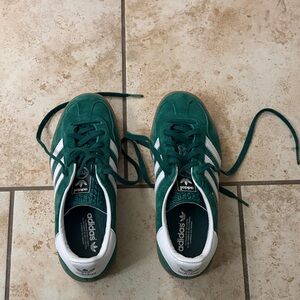 Adidas Forest Green and White Classic Sneakers Gazelle. Worn Once.